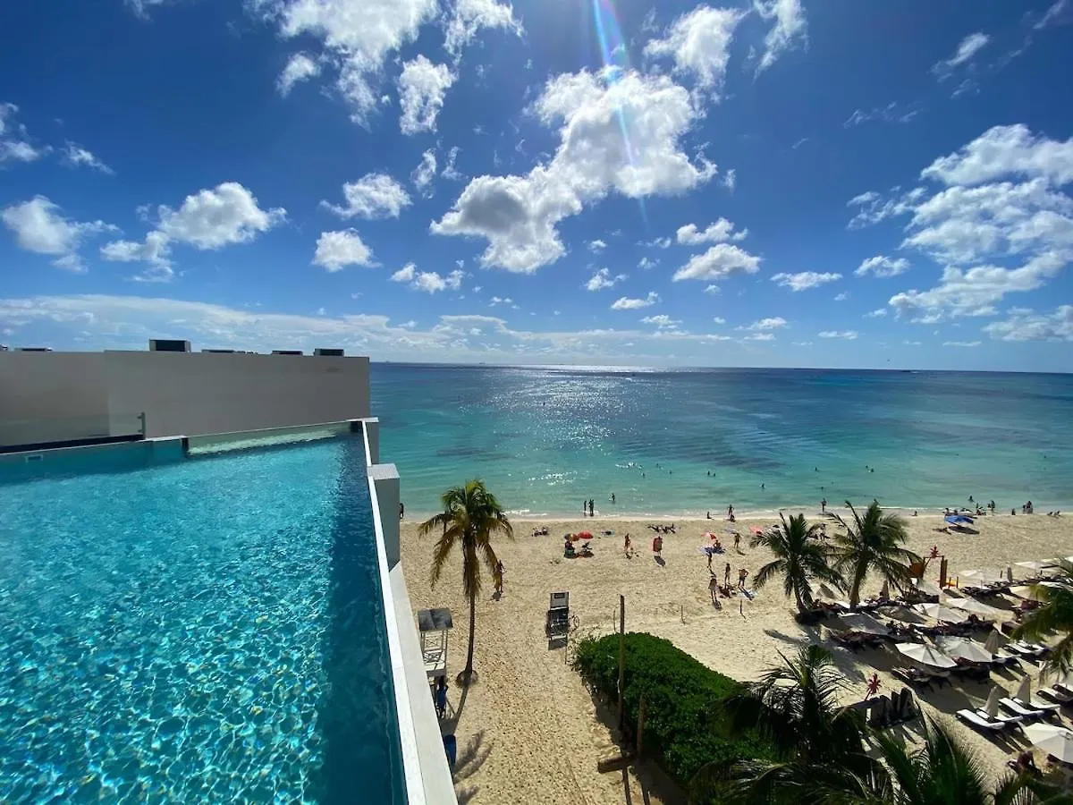 Oceanfront Condo, Roof Pool, Gym, Walk To 5Th Ave! Playa del Carmen 0*,  Mexico