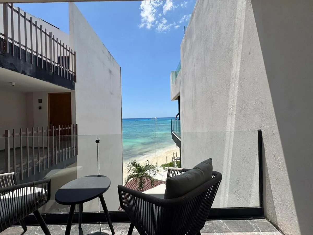 Apartment Oceanfront Condo, Roof Pool, Gym, Walk To 5Th Ave! Playa del Carmen Mexico