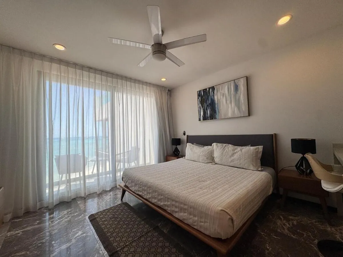 Oceanfront Condo, Roof Pool, Gym, Walk To 5Th Ave! Playa del Carmen 0*,