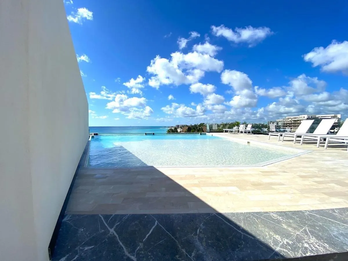 Apartment Oceanfront Condo, Roof Pool, Gym, Walk To 5Th Ave! Playa del Carmen
