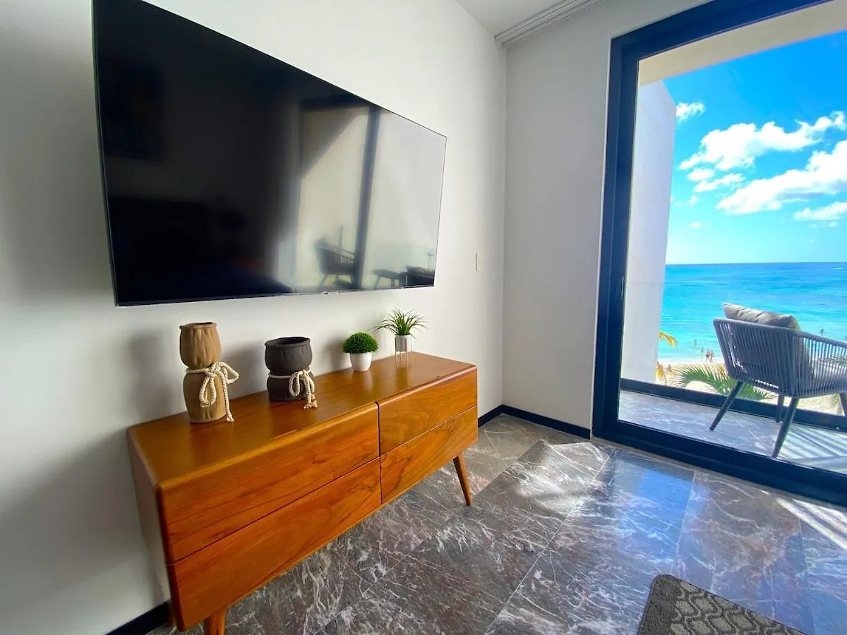 Oceanfront Condo, Roof Pool, Gym, Walk To 5Th Ave! Playa del Carmen 0*,  Mexico
