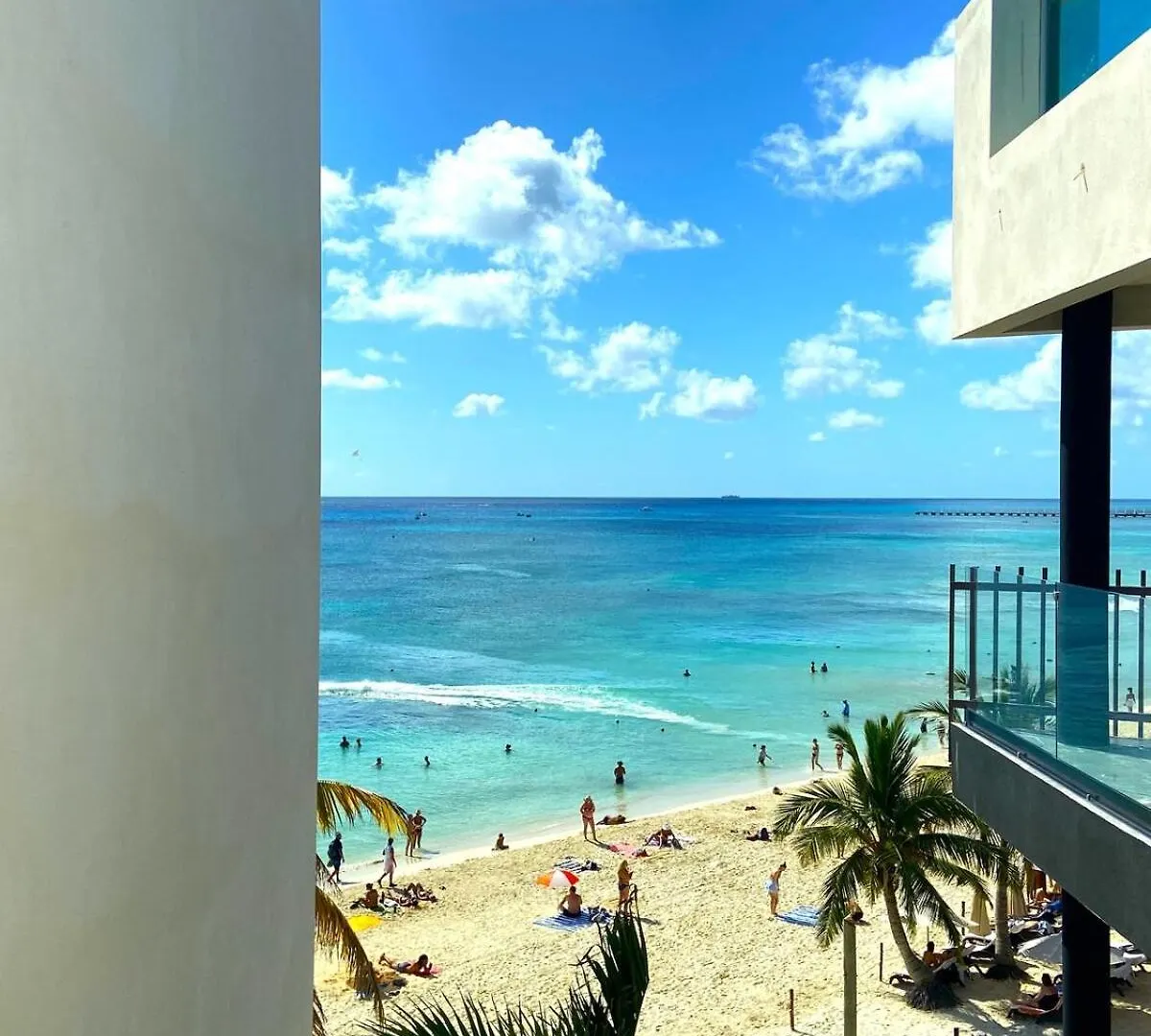 Apartment Oceanfront Condo, Roof Pool, Gym, Walk To 5Th Ave! Playa del Carmen