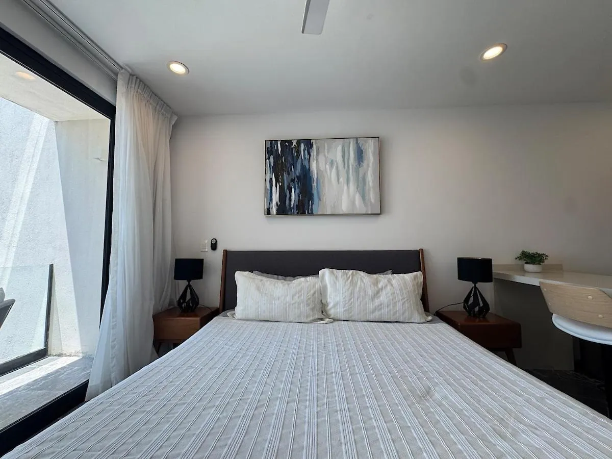 Oceanfront Condo, Roof Pool, Gym, Walk To 5Th Ave! Playa del Carmen Apartment